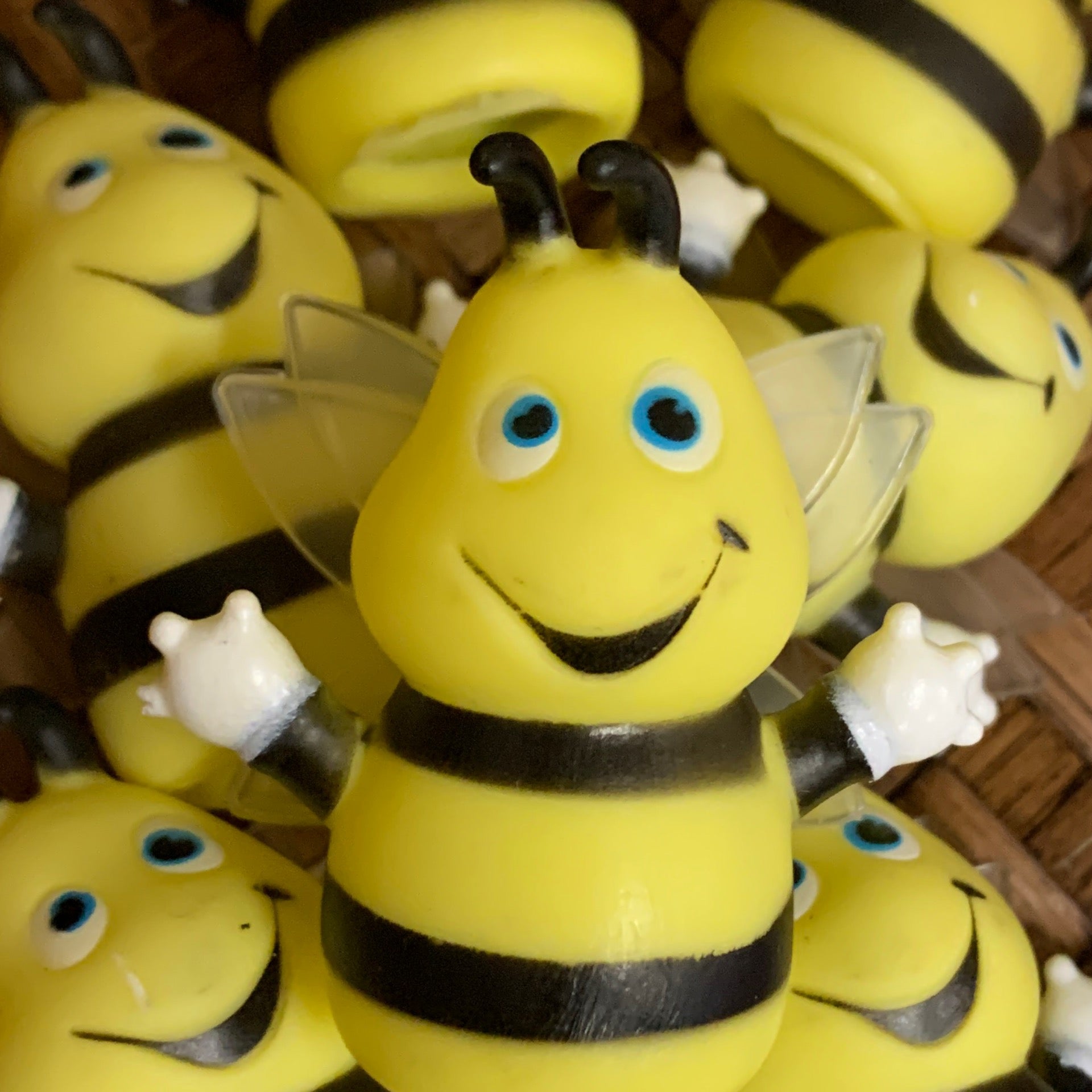 Bee finger store puppet